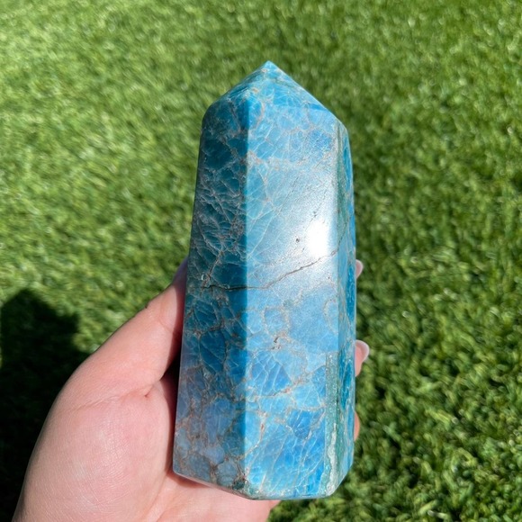 Blue Apatite Tower - Picture 4 of 12